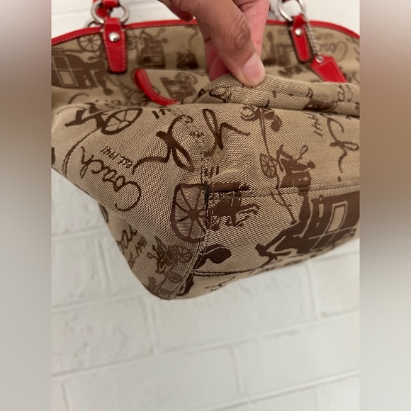 COACH Large Horse & Carriage Red Shoulder Handbag EUC ⚡️ - Picture 6 of 14